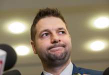 Opole: sąd umorzył sprawę okupujących biuro Jakiego