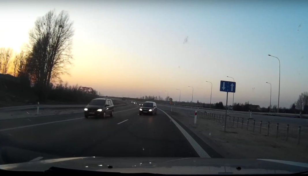 pod prąd