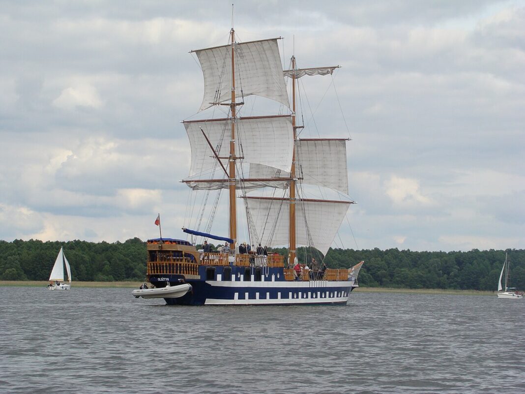 Czek turystyczny wraca na Warmię i Mazury: 300 złotych po aferze z wyciekiem danych Czek turystyczny wraca na Warmię i Mazury: 300 złotych po aferze z wyciekiem danych