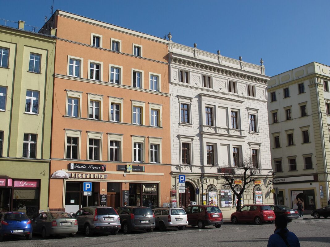 Dzierżoniów: zabytkowy Jelcz L11 z PKS po renowacji wraca na drogi
