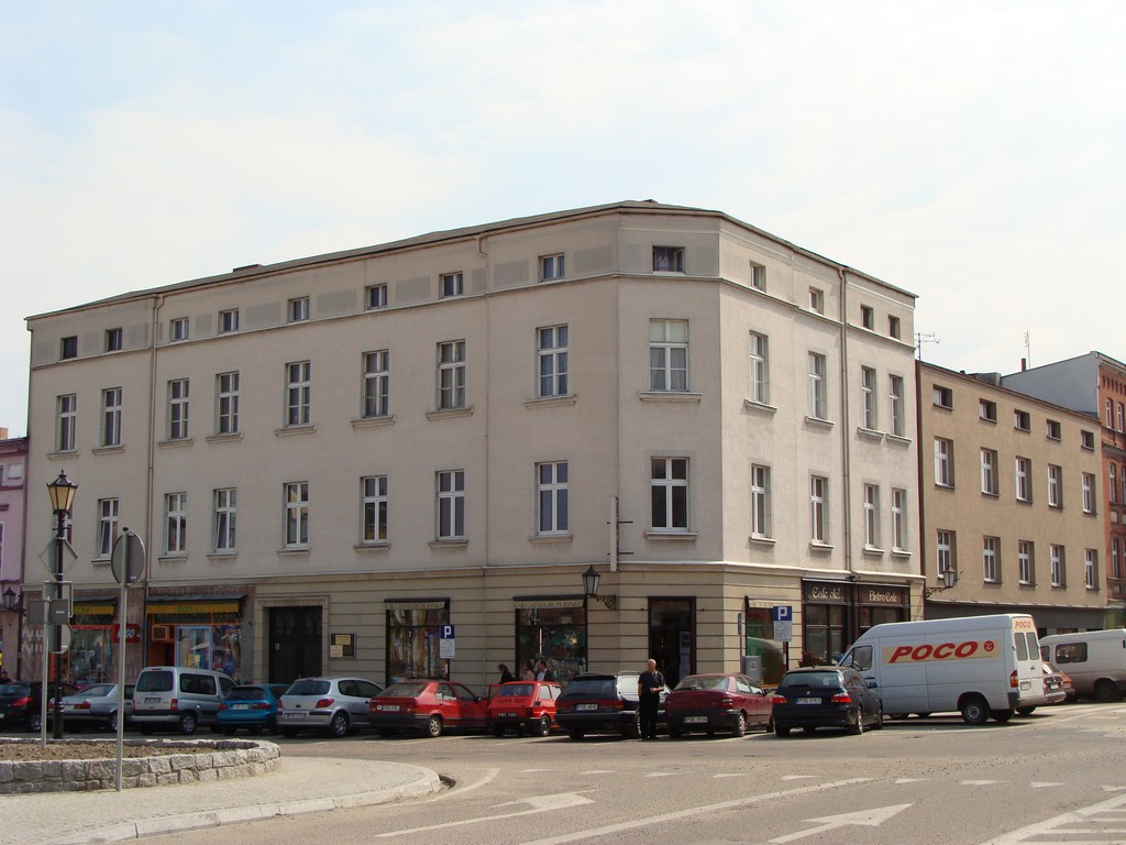 Śrem odnawia serce miasta - nowy rynek z fontanną i zielenią Śrem odnawia serce miasta - nowy rynek z fontanną i zielenią